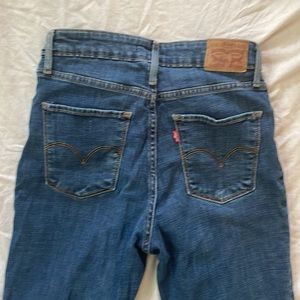 Levi’s 721 High Rise Stretch Skinny Jeans Size 28